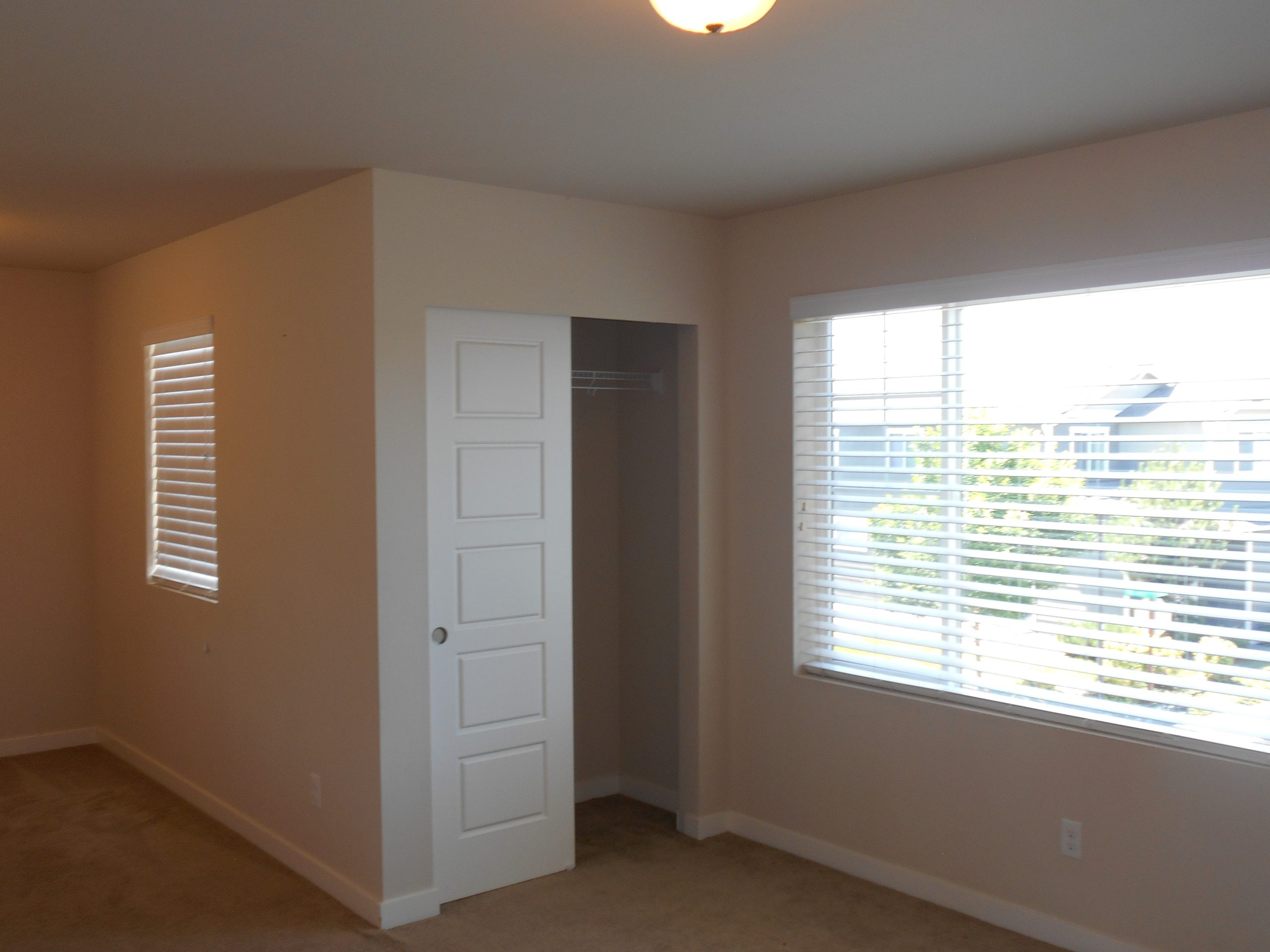 $2,295 – Picture Perfect in Puyallup! 3+ Bedrooms w/ FREE* APPLICATION FEES!