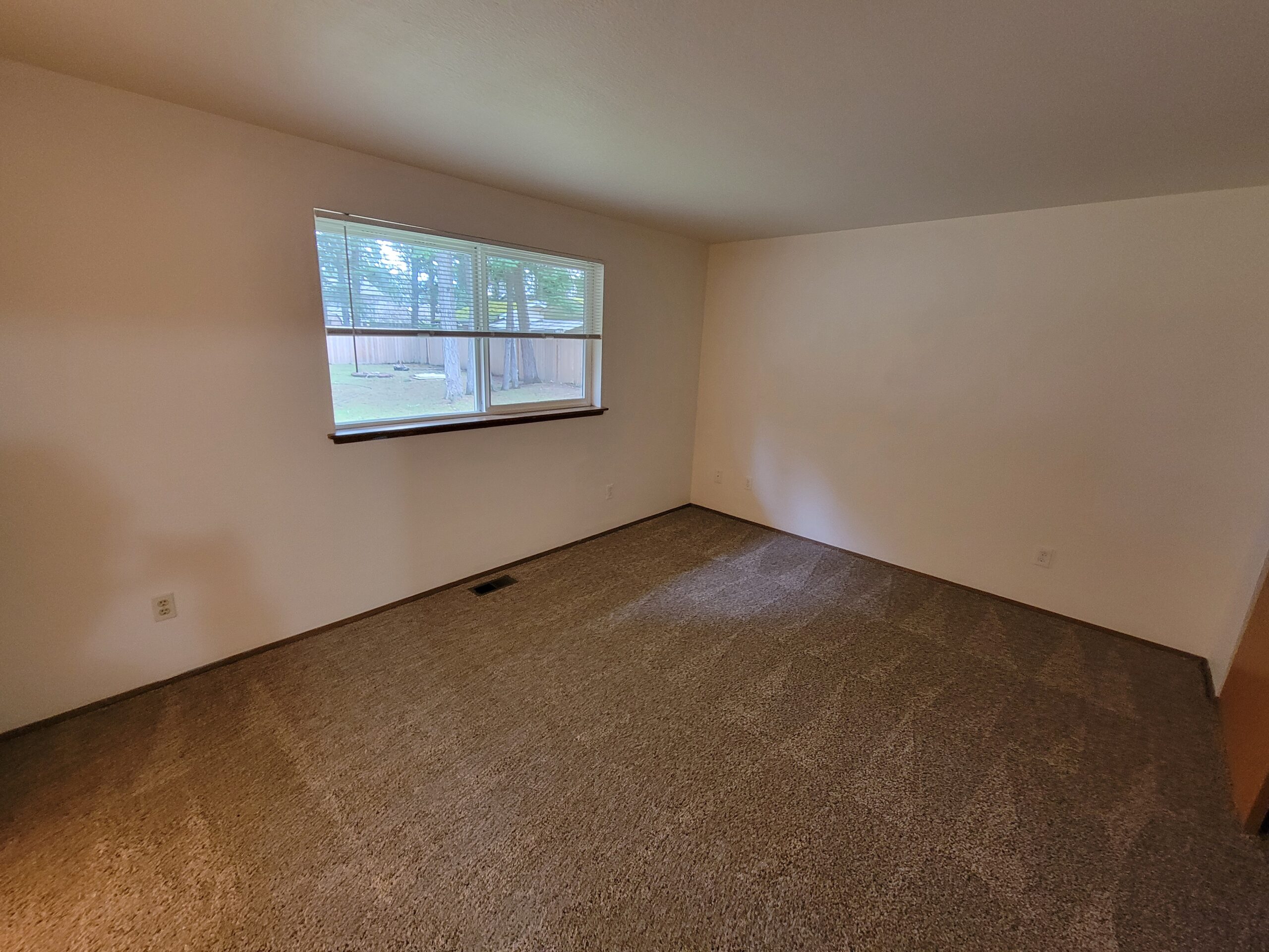 3 Bed 2 Bath with fresh paint and carpet!