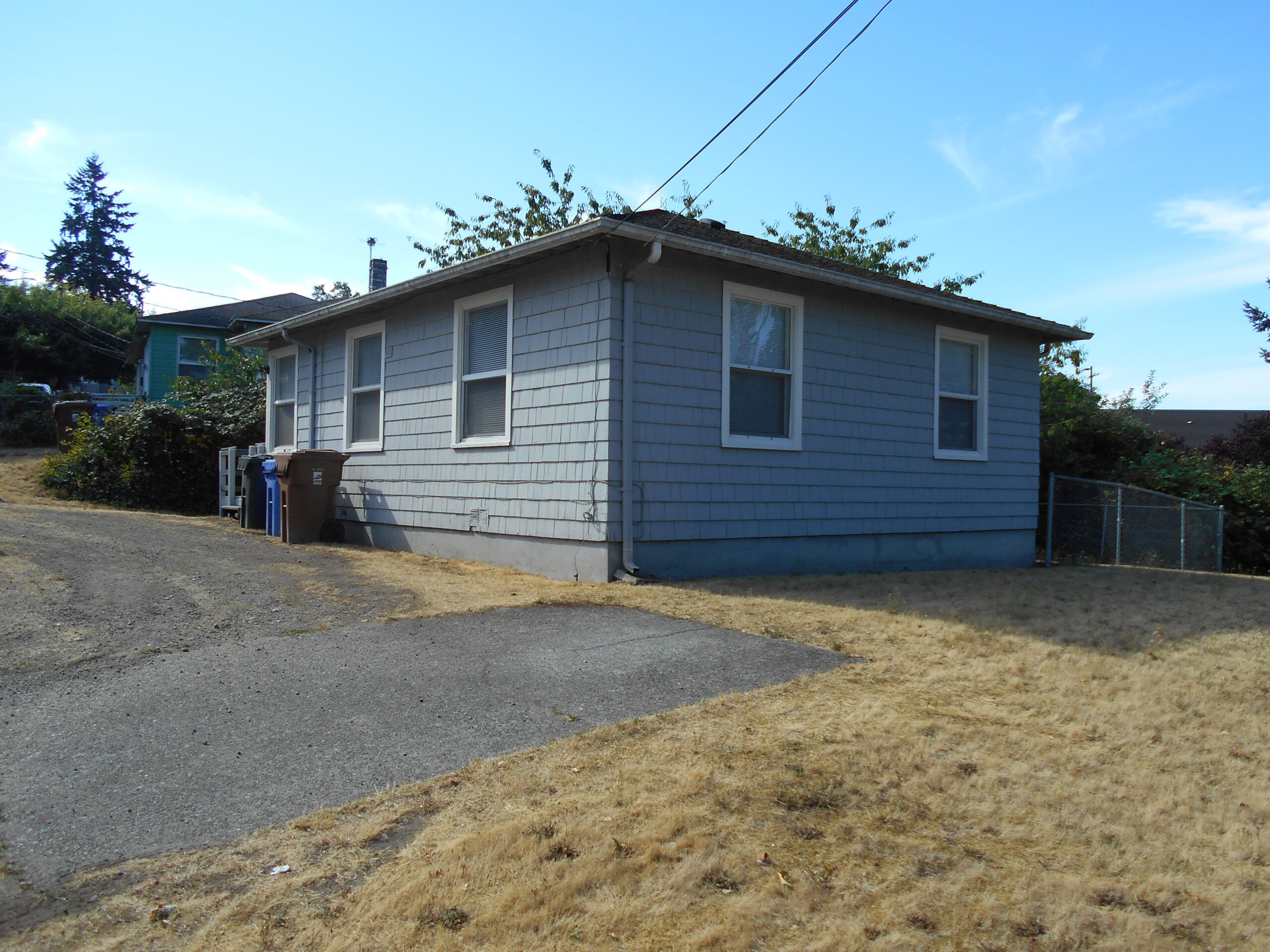 R-62 $1,550 – Remodeled 2 Bedroom House in Tacoma