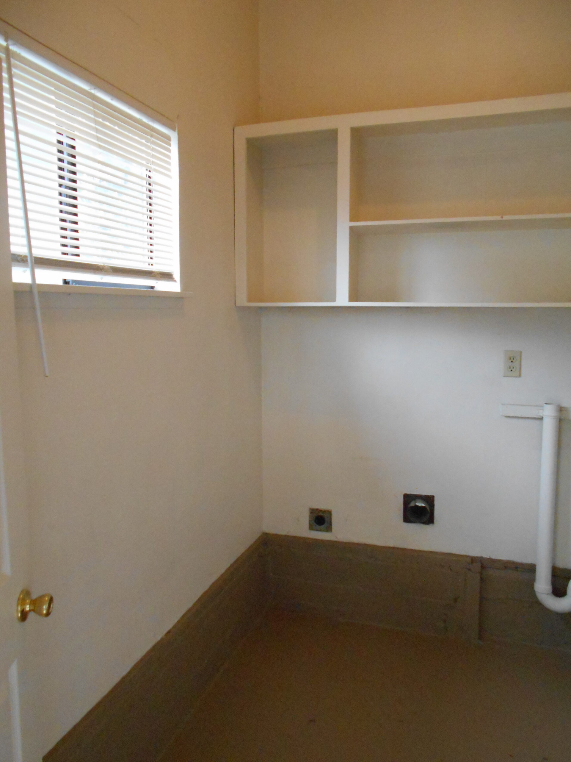 $1,100 – 1 Bedroom Duplex in Tacoma with FREE* APPLICATION FEES!!!