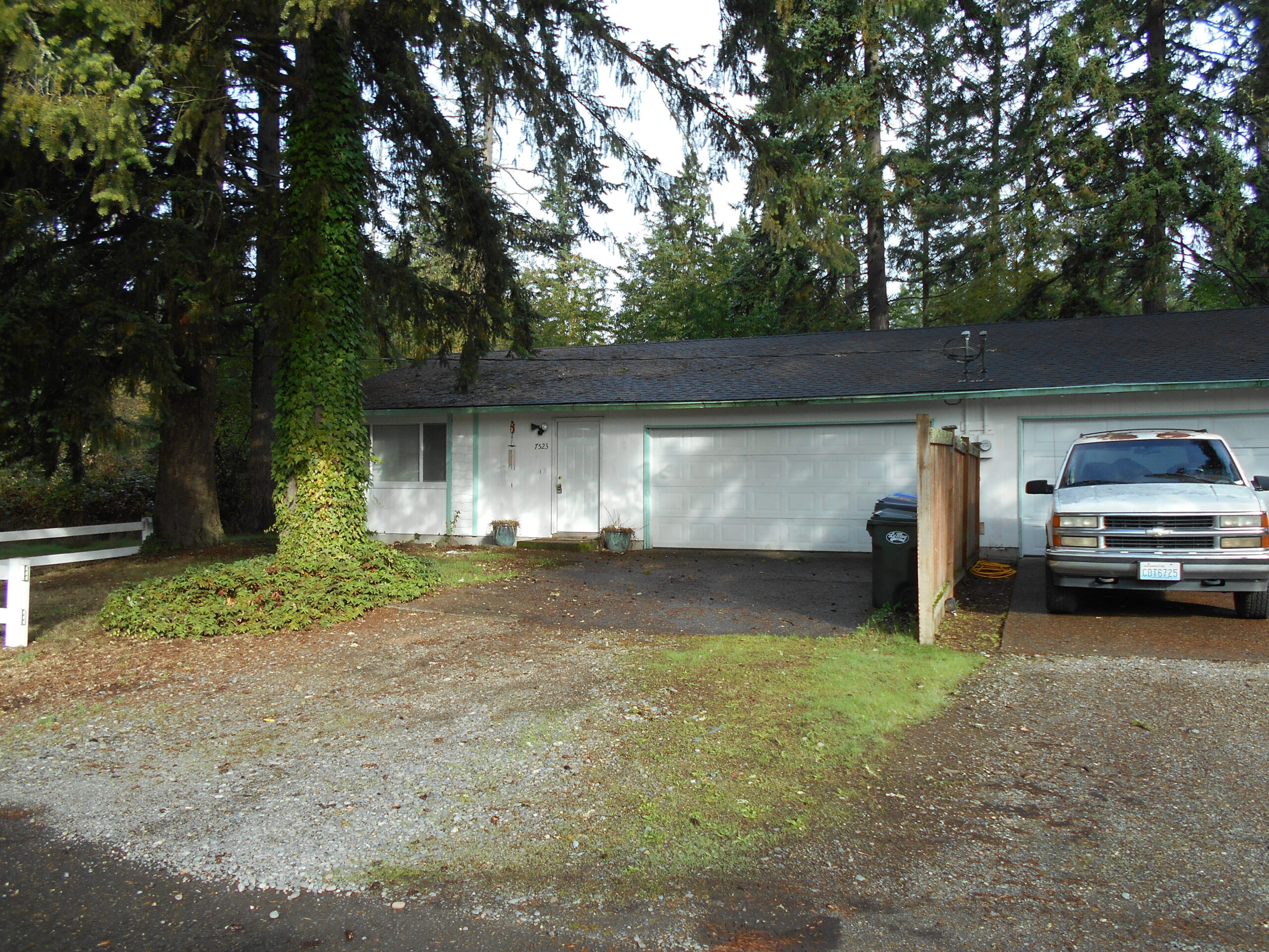 $1,795 – 2 Bdrm Duplex with 2 Car Garage in Puyallup